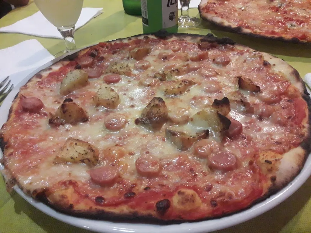 Pizzeria Magi'_Senorbì_slider_image_2