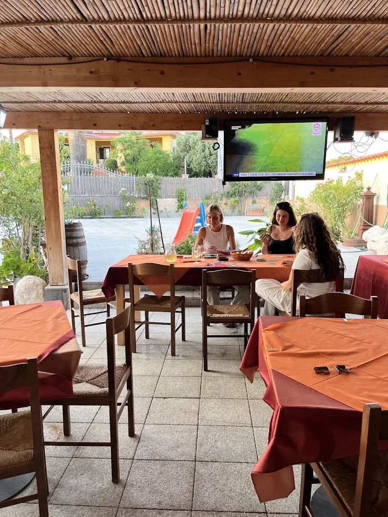 Il Ginepro di Marta e Silvana restaurant in Senorbì