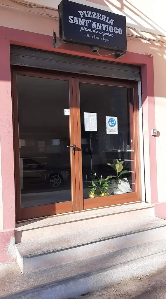 Pizzeria Sant'Antioco Nico e Jenny restaurant in Senorbì