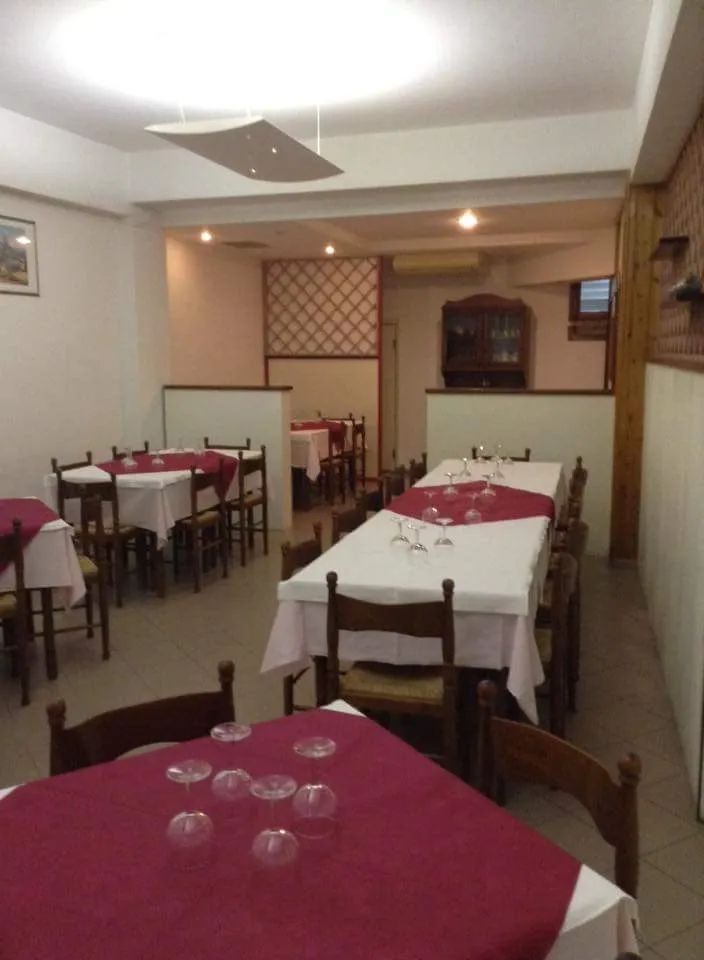 Bar Pizzeria Holiday Fratelli Muru Solarussa restaurant in Solarussa