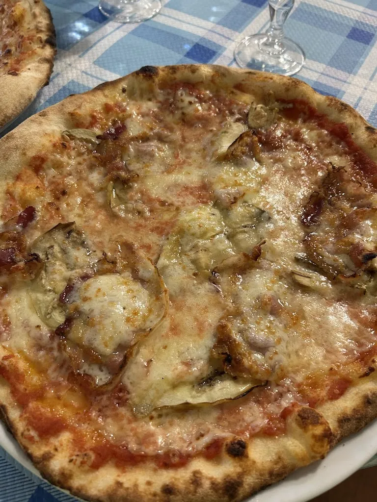 Pizzeria Il Quadrifoglio Di Gilberto Cominu_Solarussa_slider_image_3