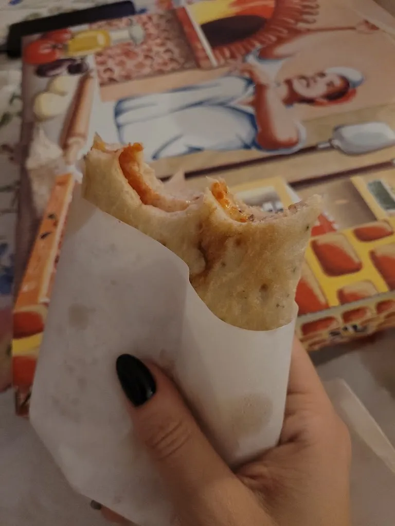 Pizzeria al taglio borgo antico restaurant in Solarussa