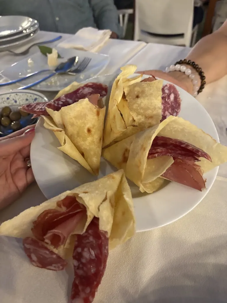 Csilla Keszei_Agriturismo Su Leunaxiu_Soleminis_reseña