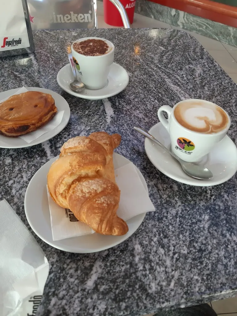 ELLEO SNACK BAR_Soleminis_slider_image_2