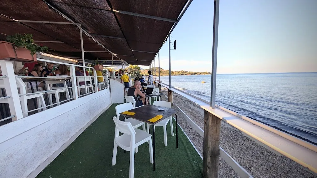 Lukas Hofmeister_Nastasj a Mari - Ristobar_Tertenia_review