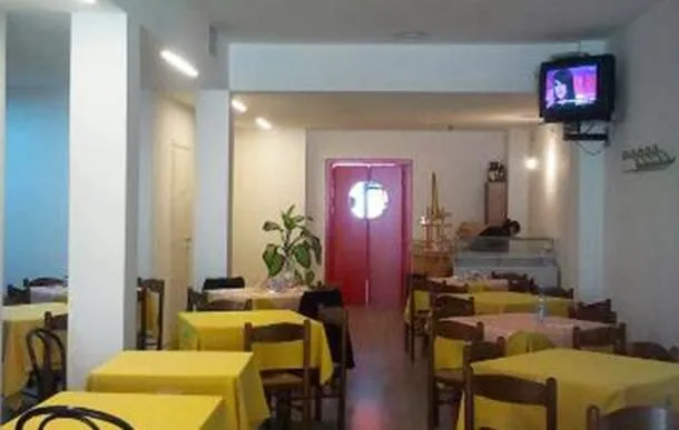 Tavola Calda Polinesia restaurant in Su Planu