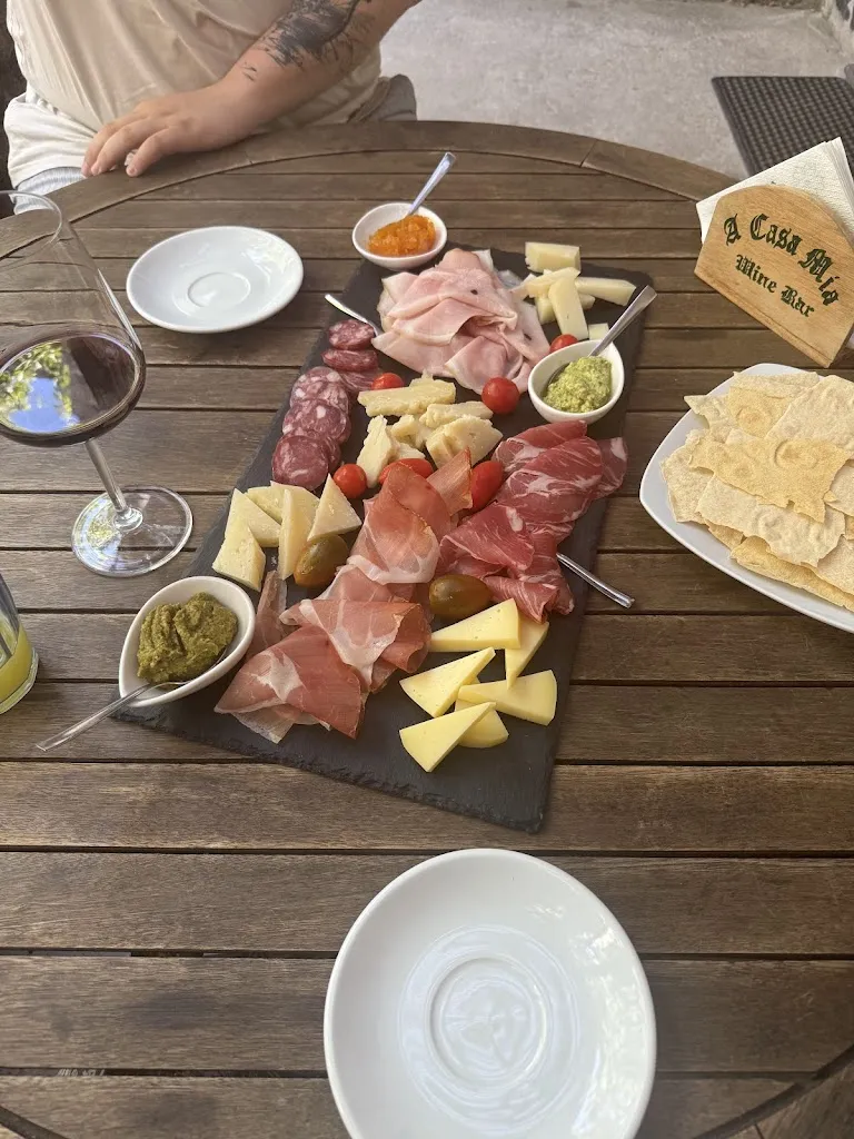 Silvia Ochránková_A Casa Mia Wine Bar_Tinnura_review