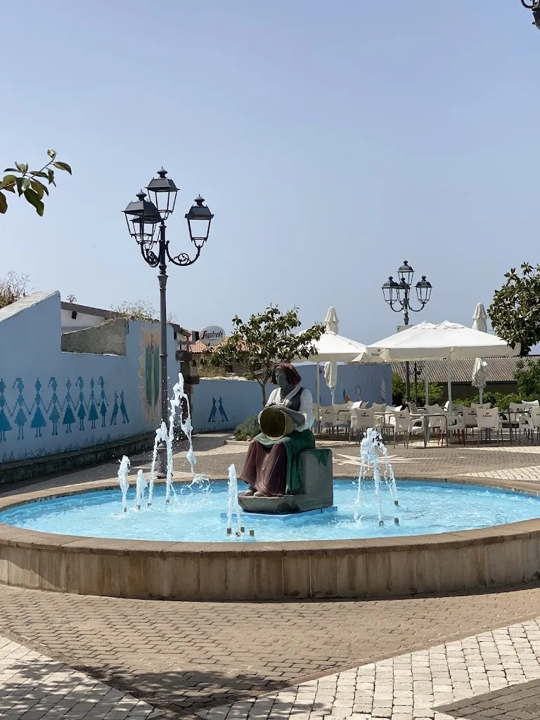 Calimoerchen_Bar Murales_Tinnura_review