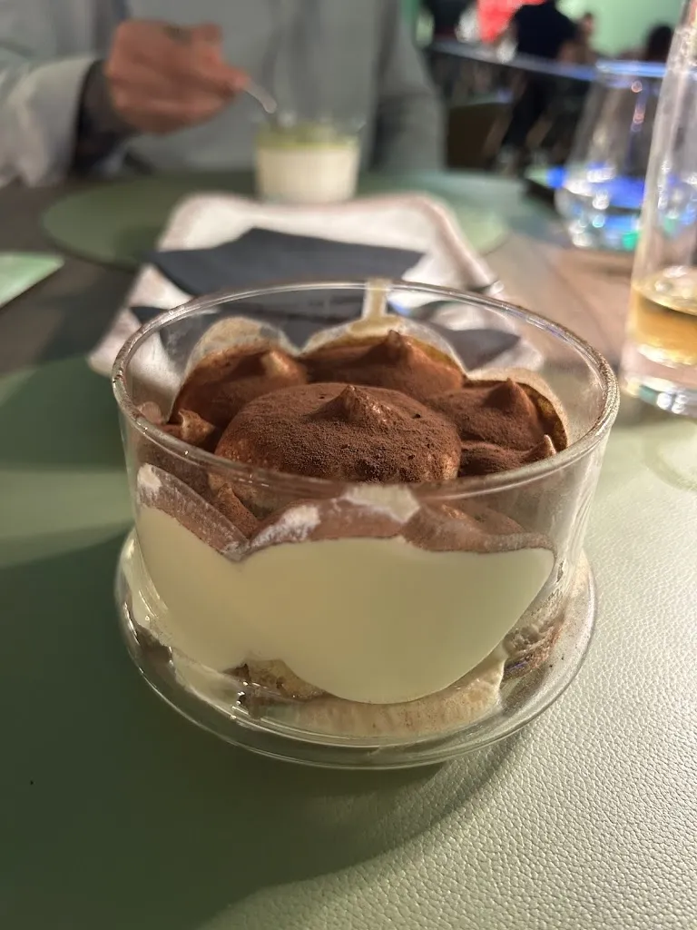 maedeh bahari_140 Grammi - Sestu_Sestu_review