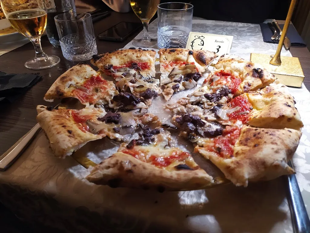 Pizzeria Opera VIII_Sestu_slider_image_1