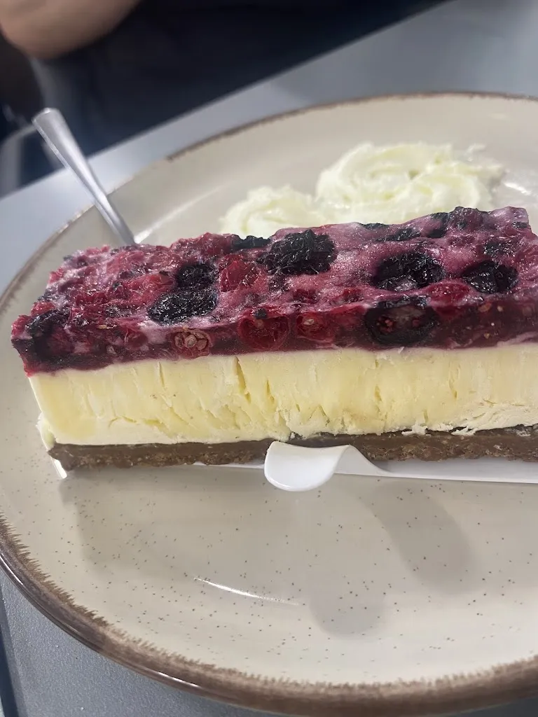 Daniela Poddesu_Piazza Grande_Sestu_review