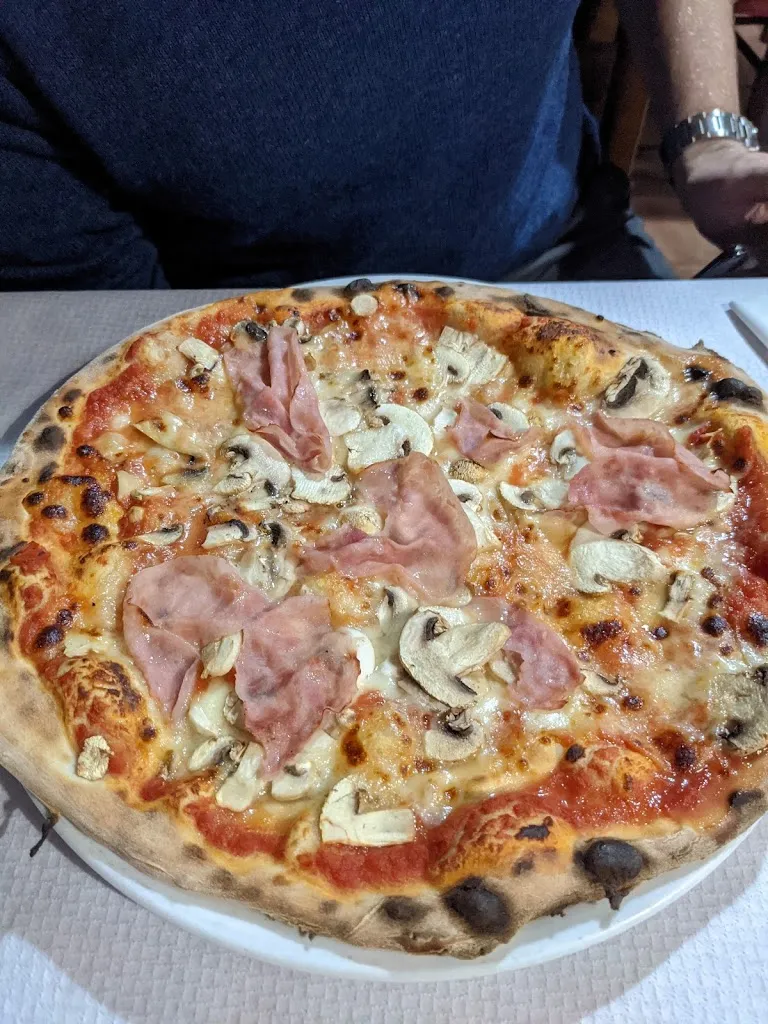 Hunter Maselli_Sa Muxiurida_Sestu_review