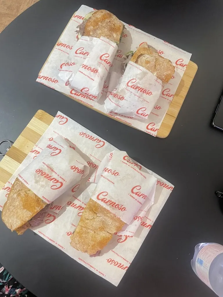 Martina Sclabas_Carnoso - I panini di carne all'Italiana_Sestu_review