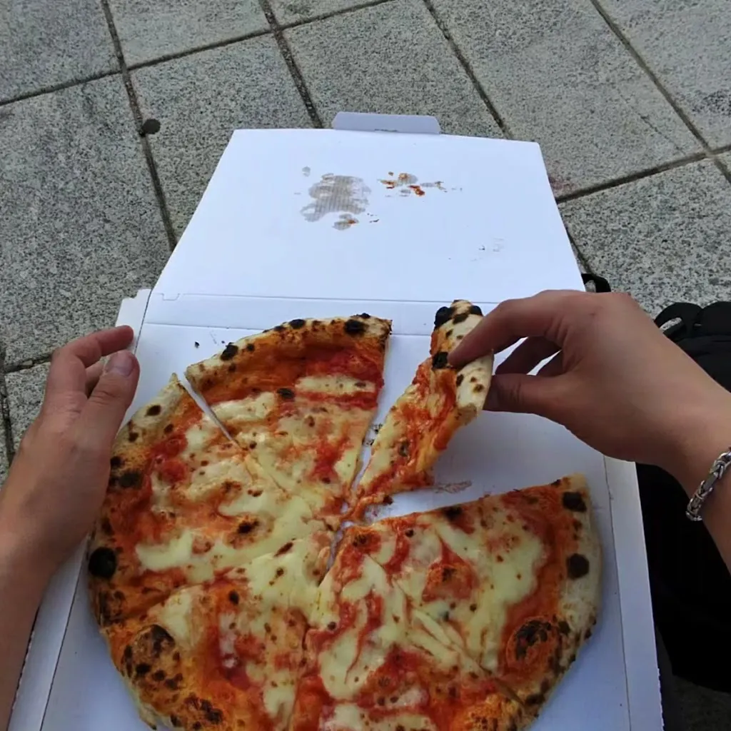 Zygmunt Hesöyam_I GEMELLI_Tortolì_review