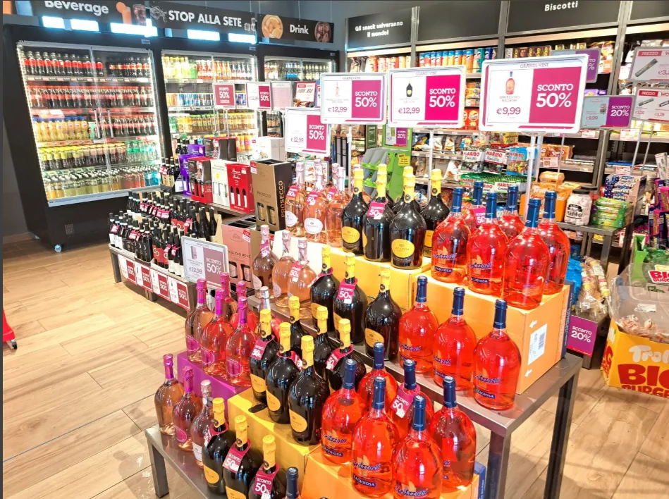 Autogrill restaurant in Tramatza