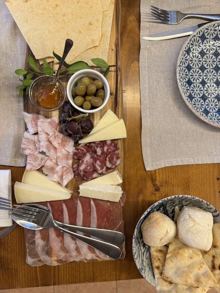 Mullò Restaurant_Triei_slider_image_3