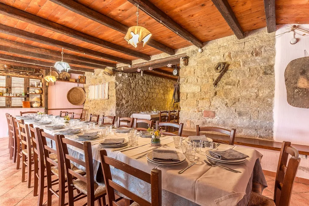 Piscin'e Janas Ristorante Pizzeria Cocktail Bar_Triei_slider_image_1