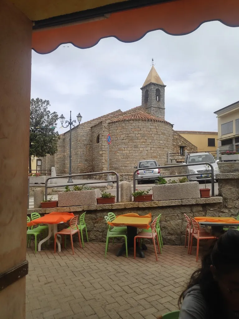 Paolo Gori_Wollas Bar_Trinità d'Agultu e Vignola_review