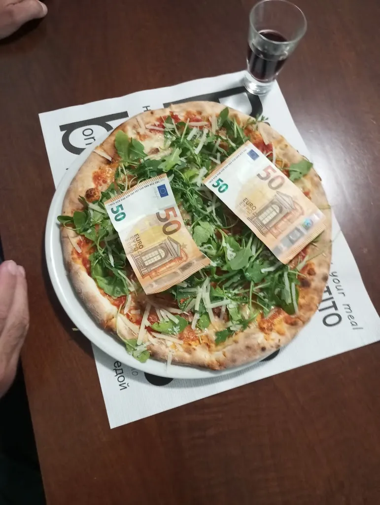 Bar Queen_Usellus_slider_image_3