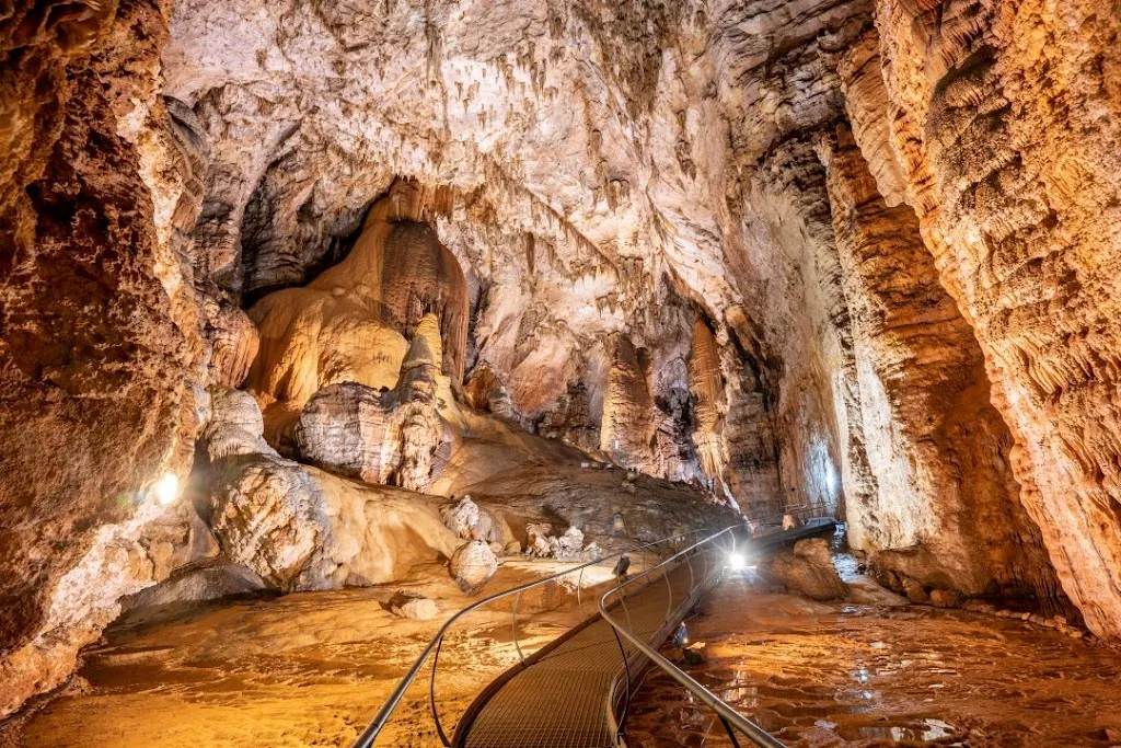 Grotta Su Marmuri restaurant in Ulassai