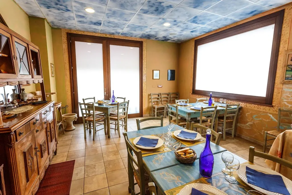 Sensos Art Cafè restaurant in Usini