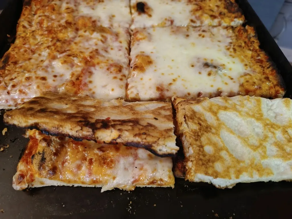 Lo sbaffo pizzeria_Vallermosa_slider_image_3