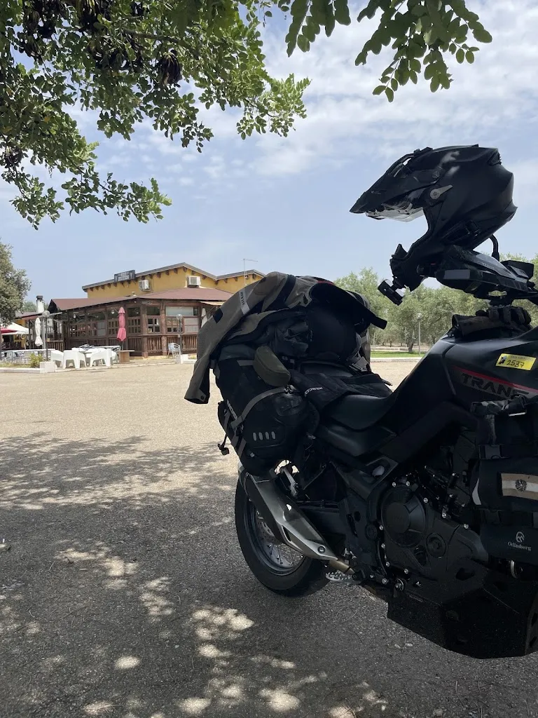 Lukas Niedertscheider_West Station Saloon_Vallermosa_review