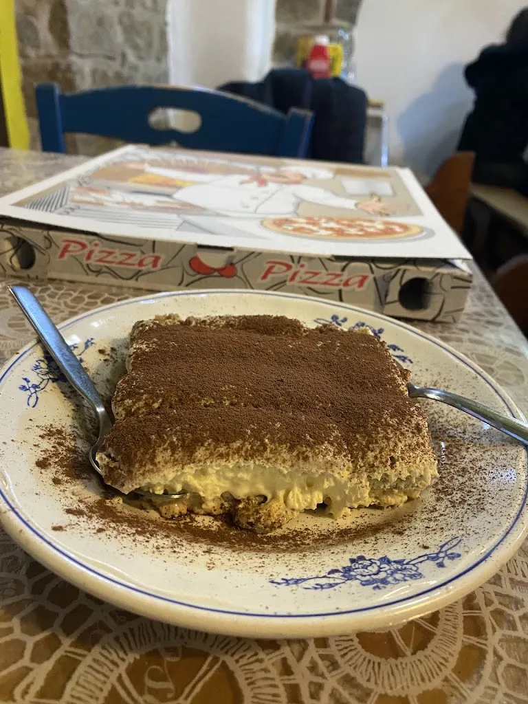 Helen Newman_Pizzeria la tavernetta_Villagrande Strisaili_review