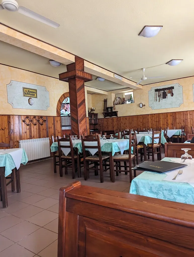 Eloïse Lévêque_Ristorante Pizzeria La Perla_Villanovafranca_review