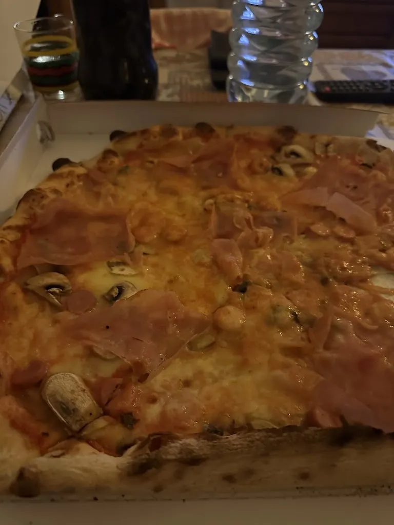 Andrea Spagnesi_Su Sazzagoni - Pizzeria da asporto._Villasalto_review