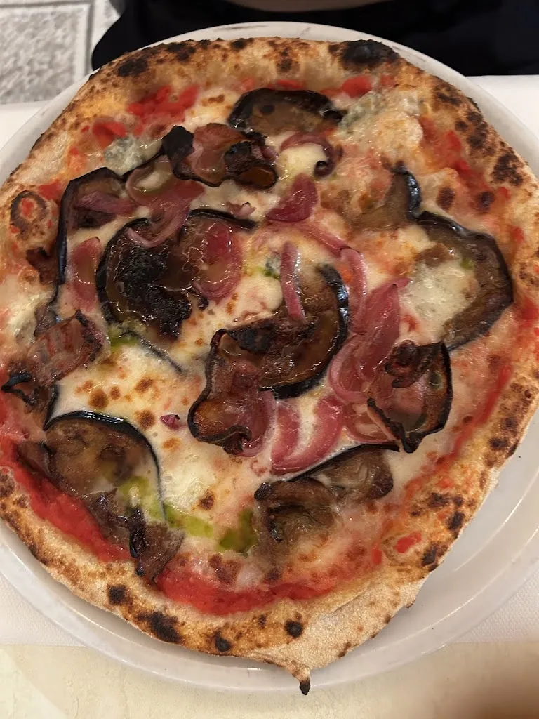 Adriana Martinez_L'Olimpo di Cilla Giuseppe_Villanova Monteleone_review