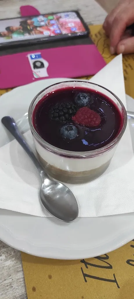 Jules Davinco_Pizzanu’s Pizzeria Ristorante_Villanova Monteleone_review