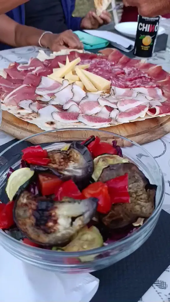 Serena Maffia_Pizzeria New Piccadilly | Bisteccheria Villaspeciosa_Villaspeciosa_review