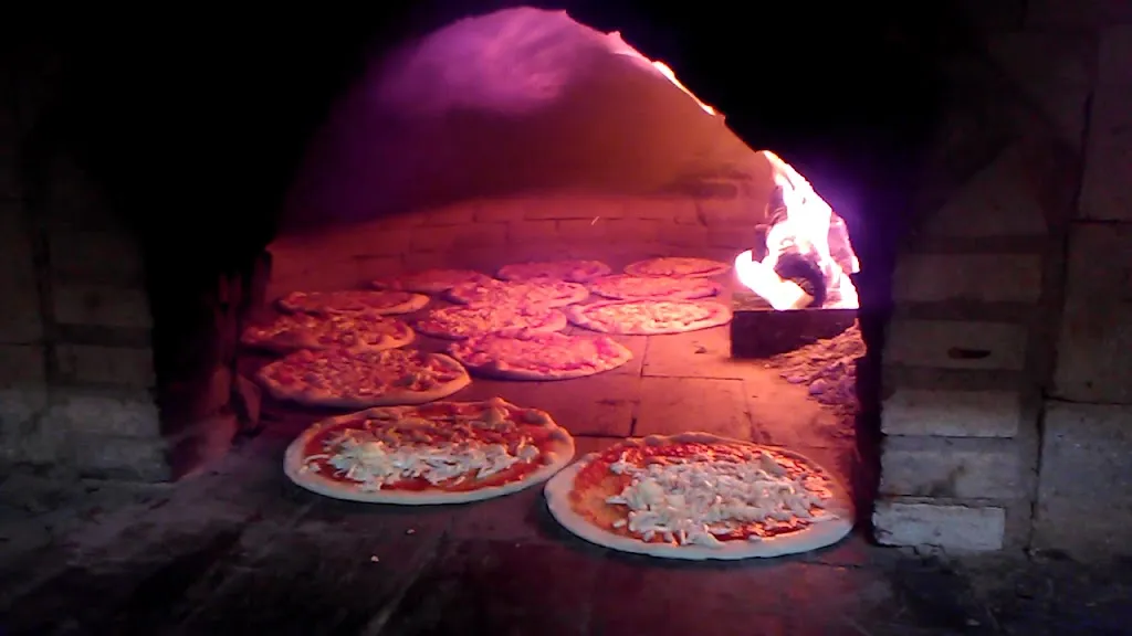 Pizzeria New Piccadilly | Bisteccheria Villaspeciosa_Villaspeciosa_slider_image_2