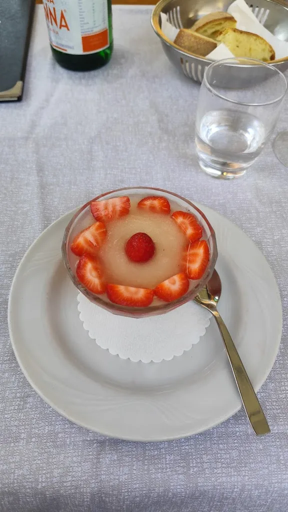 Annika Hildegard_Trattoria da Federico_Acitrezza_review