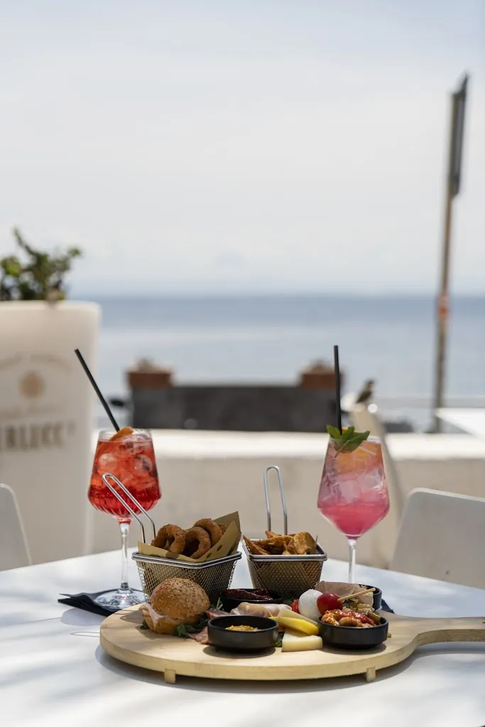 Sicilia's Cafe de Mar_Acitrezza_slider_image_3