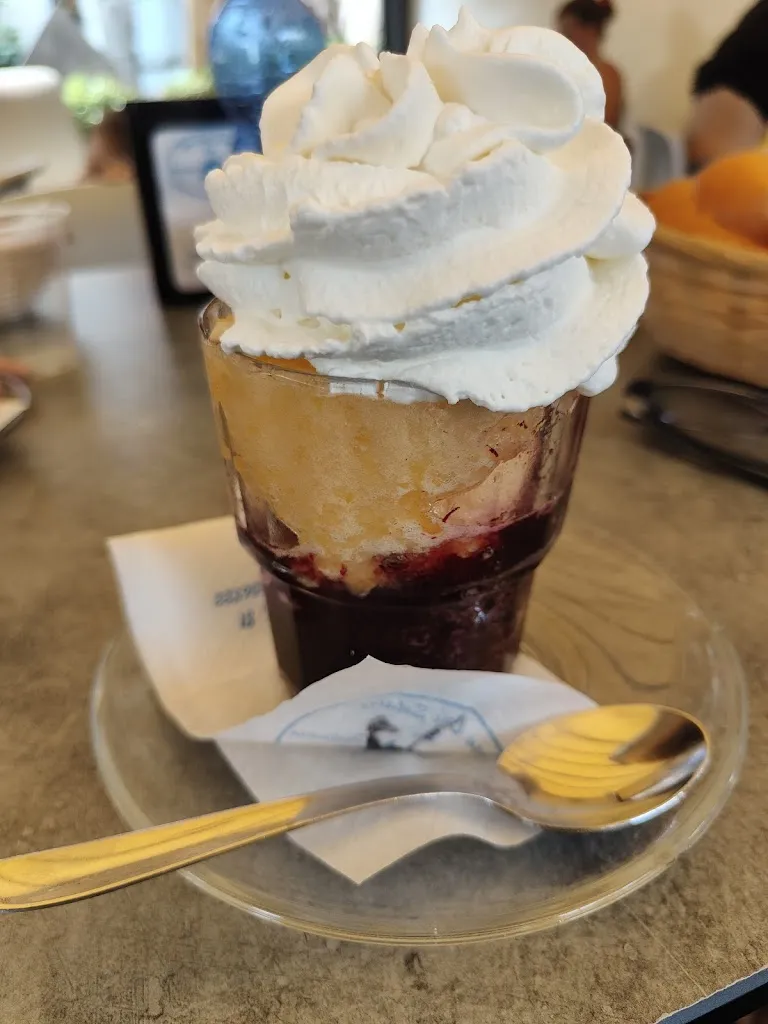 Andrea Larcan_Gran Cafè Solaire_Acitrezza_review