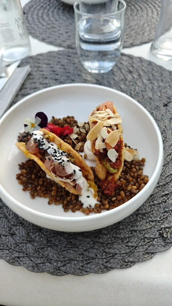 Wim Sterkendries_Mama Sea_Aci Castello_review