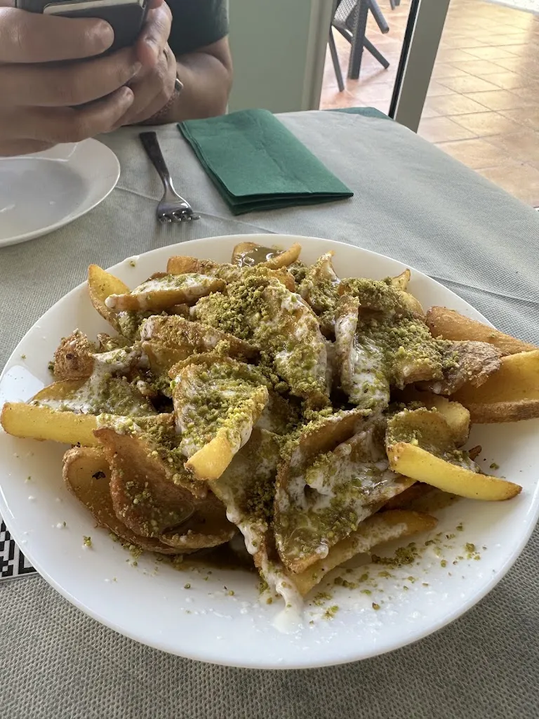 Isha Pathak_Amelia Pizzeria Food & Drink_Aci Sant'Antonio_recensione