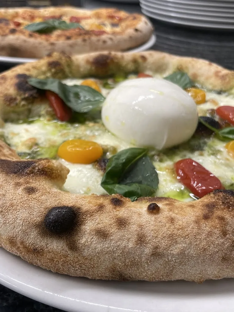 Amelia Pizzeria Food & Drink_Aci Sant'Antonio_slider_image_2