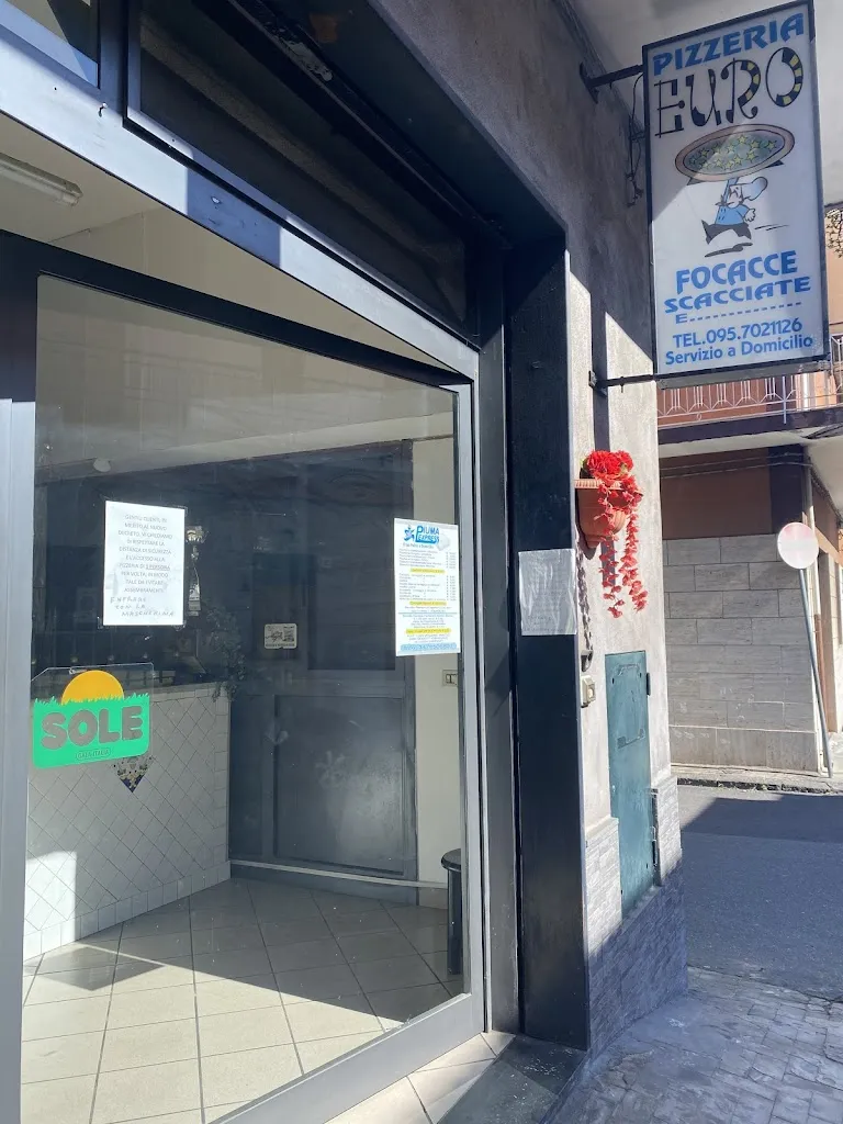 Pizzeria Euro restaurant in Aci Sant'Antonio