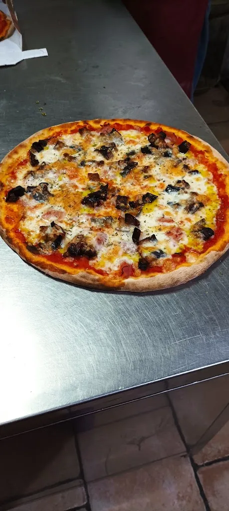 Pizzeria Le Tre Stelle_Aci Sant'Antonio_slider_image_1