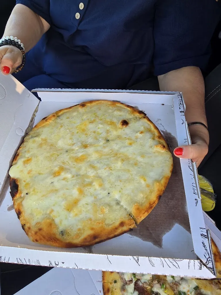 Pizzeria Le Tre Stelle_Aci Sant'Antonio_slider_image_3