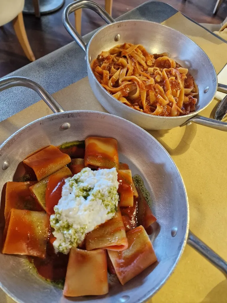 Lorraine Meachen_Ca'puccino | Sicilia outlet Village_Agira_review