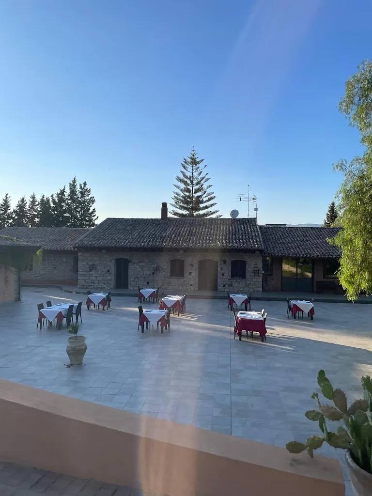 Lisa van Kammen_Agriturismo Casale Salerno_Agira_review