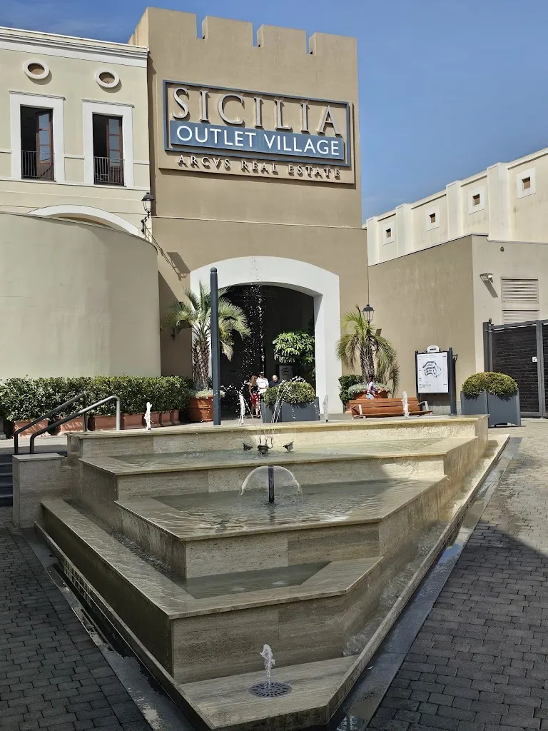 Sicilia Outlet Village restaurant in Agira