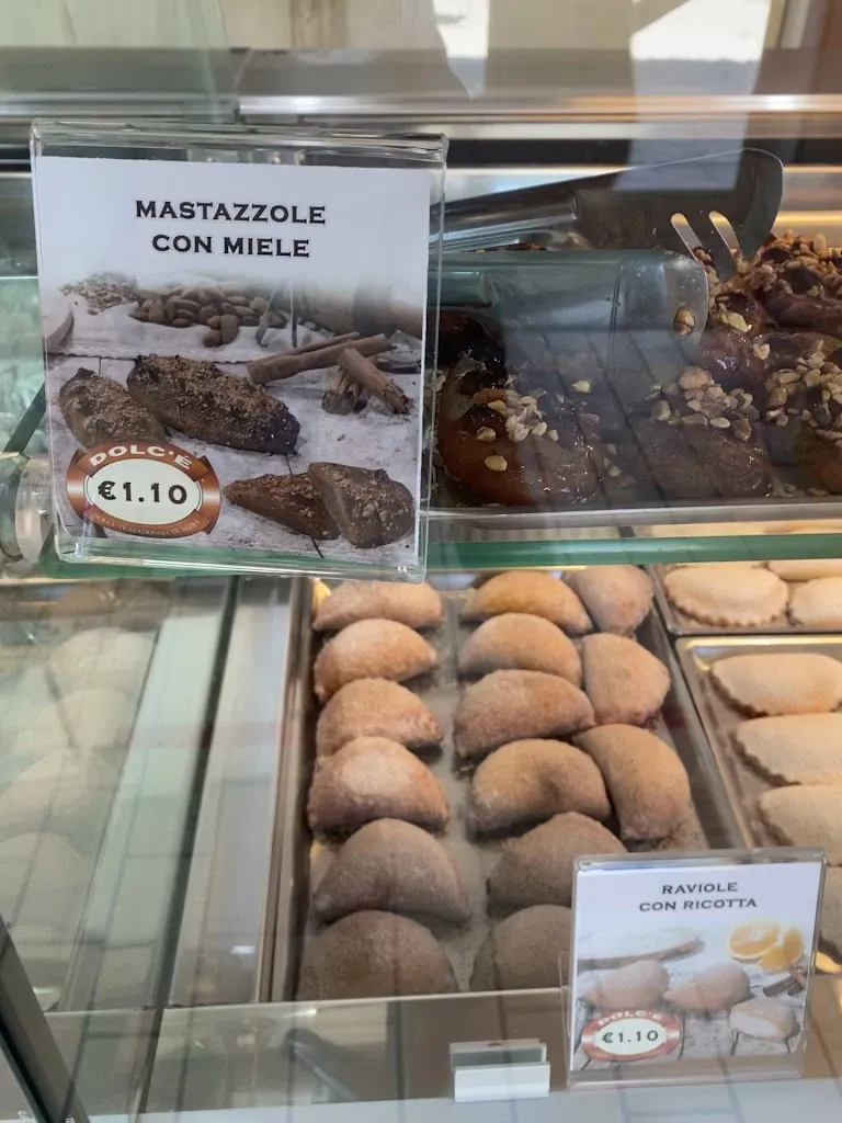 vladi livshitz_Dolc'è - Cassatelle di Agira _Agira_review