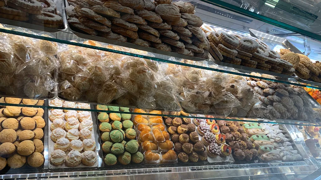 Bar pasticceria Chantigne restaurant in Acquedolci