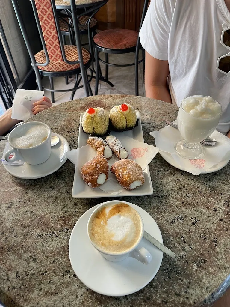 Hugues Vinzant_Bar Pasticceria Gelateria Ricciardi_Acquedolci_recensione