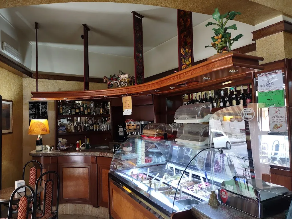Bar Pasticceria Gelateria Ricciardi restaurant in Acquedolci